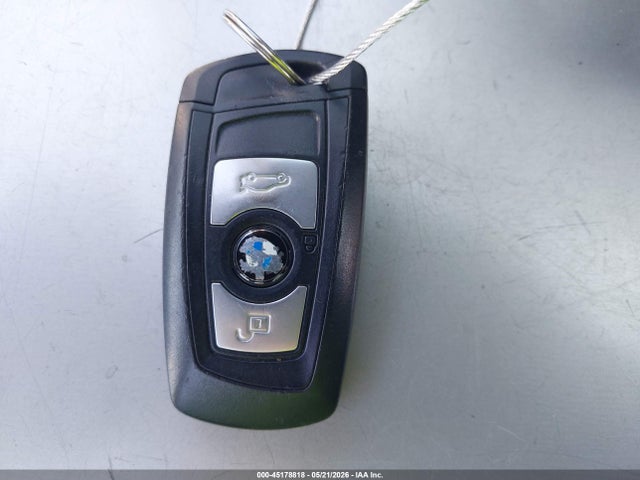 WBA3B1G57FNT03543 BMW 320i