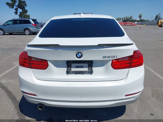 WBA3B1G57FNT03543 BMW 320i
