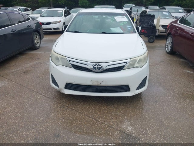 45178880 :رقم المزاد ، 4T4BF1FK6ER410728 vin ، 2014 Toyota Camry Le مزاد بيع