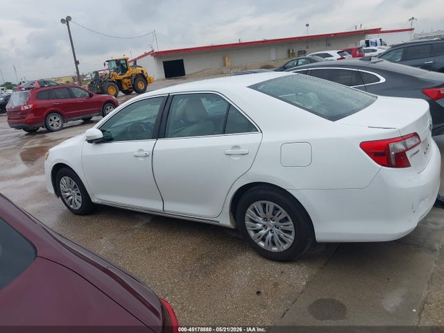 45178880 :رقم المزاد ، 4T4BF1FK6ER410728 vin ، 2014 Toyota Camry Le مزاد بيع