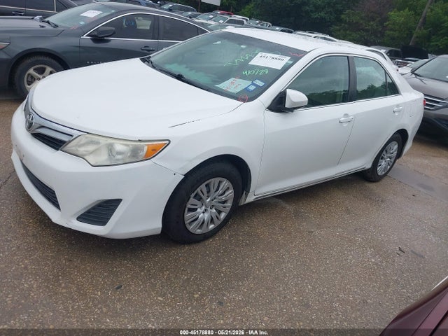45178880 :رقم المزاد ، 4T4BF1FK6ER410728 vin ، 2014 Toyota Camry Le مزاد بيع