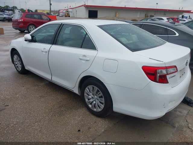 45178880 :رقم المزاد ، 4T4BF1FK6ER410728 vin ، 2014 Toyota Camry Le مزاد بيع