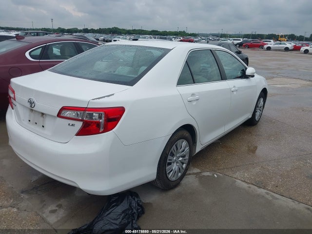 45178880 :رقم المزاد ، 4T4BF1FK6ER410728 vin ، 2014 Toyota Camry Le مزاد بيع