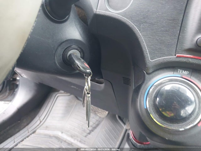Продаж на аукціоні авто 2013 Toyota Prius C Two, vin: JTDKDTB36D1051153, номер лоту: 45179024