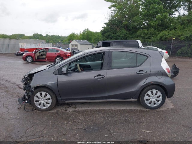 Продаж на аукціоні авто 2013 Toyota Prius C Two, vin: JTDKDTB36D1051153, номер лоту: 45179024