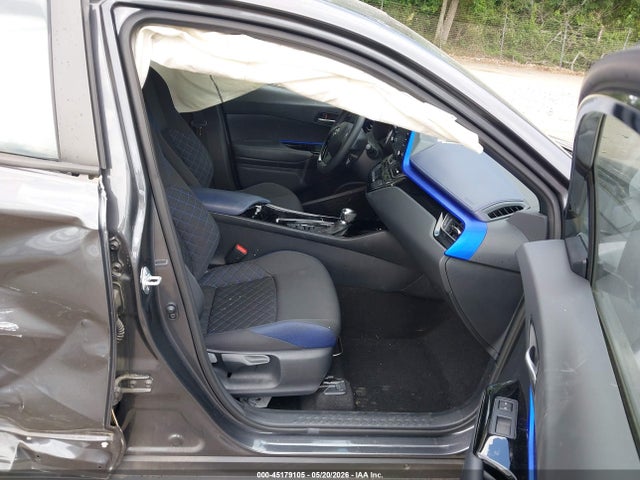 NMTKHMBX8MR136350 Toyota C-HR XLE