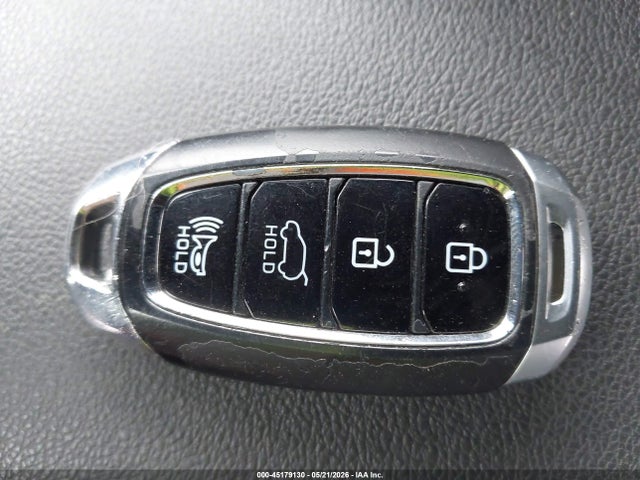 45179130 :رقم المزاد ، KM8K3CA53KU301686 vin ، 2019 Hyundai Kona Limited مزاد بيع