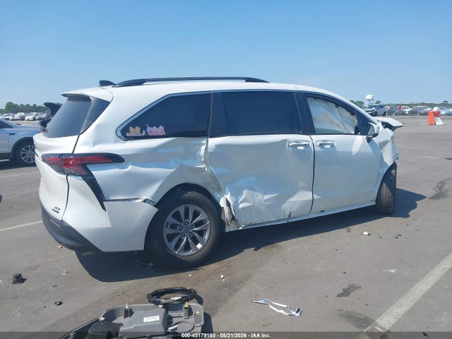 45179180 :رقم المزاد ، 5TDYRKEC8NS135481 vin ، 2022 Toyota Sienna Xle مزاد بيع
