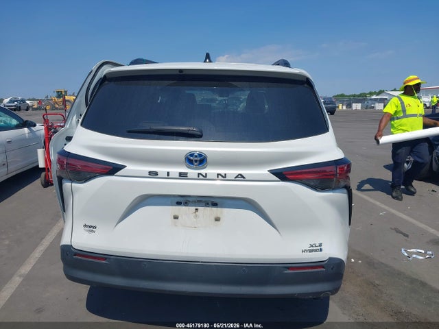 45179180 :رقم المزاد ، 5TDYRKEC8NS135481 vin ، 2022 Toyota Sienna Xle مزاد بيع