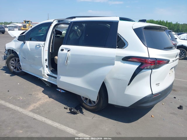 45179180 :رقم المزاد ، 5TDYRKEC8NS135481 vin ، 2022 Toyota Sienna Xle مزاد بيع