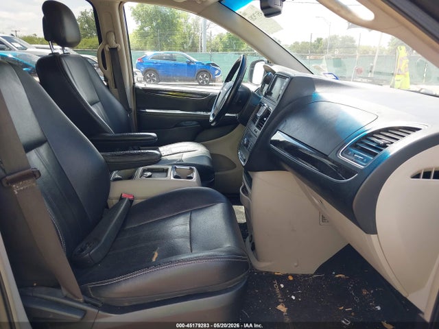 2015 Chrysler Town & Country Touring მანქანა იყიდება აუქციონზე, vin: 2C4RC1BG6FR752203, აუქციონის ნომერი: 45179283