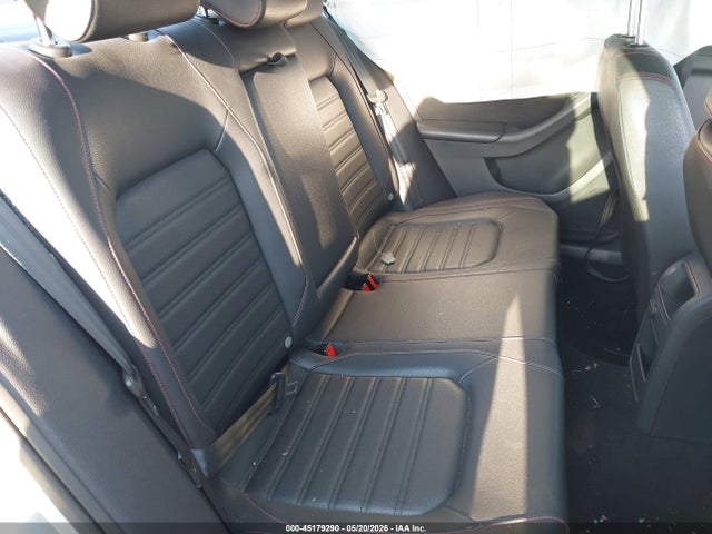 2016 Volkswagen Jetta 2.0t Gli Se მანქანა იყიდება აუქციონზე, vin: 3VW4T7AJ2GM324564, აუქციონის ნომერი: 45179290