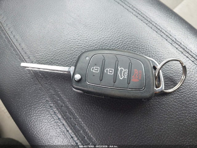Продажа на аукционе авто 2015 Hyundai Santa Fe Sport 2.4l, vin: 5XYZU3LB9FG289330, номер лота: 45179305