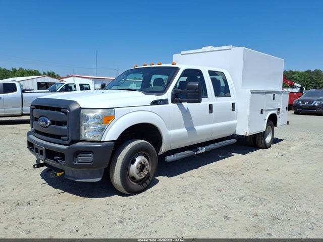 Ford F-350 Chassis Xl 2015 1FD8W3H67FED45531 Image 2