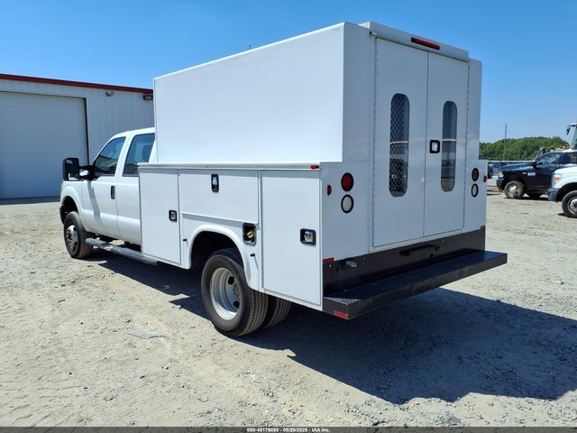 Ford F-350 Chassis Xl 2015 1FD8W3H67FED45531 Image 3