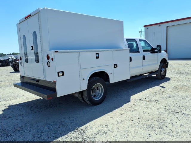 Ford F-350 Chassis Xl 2015 1FD8W3H67FED45531 Image 4