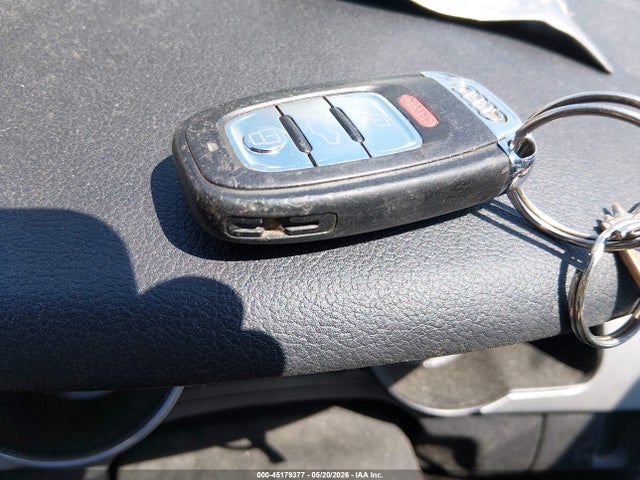 2011 Audi A5 2.0t Premium მანქანა იყიდება აუქციონზე, vin: WAULFAFR3BA031826, აუქციონის ნომერი: 45179377