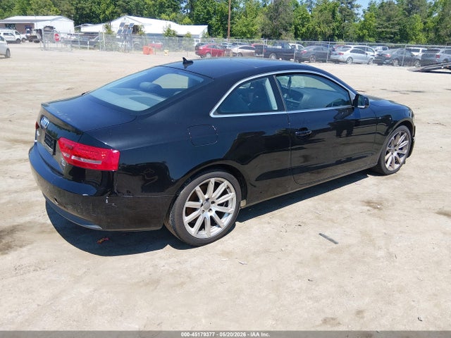 2011 Audi A5 2.0t Premium მანქანა იყიდება აუქციონზე, vin: WAULFAFR3BA031826, აუქციონის ნომერი: 45179377