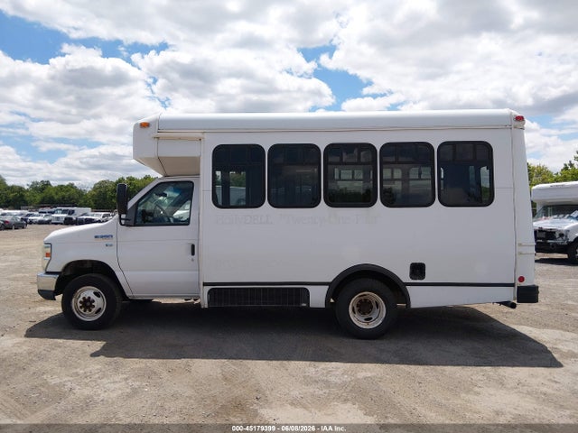45179399 :رقم المزاد ، 1FDEE3FL0DDB00085 vin ، 2013 Ford E-350 Cutaway مزاد بيع