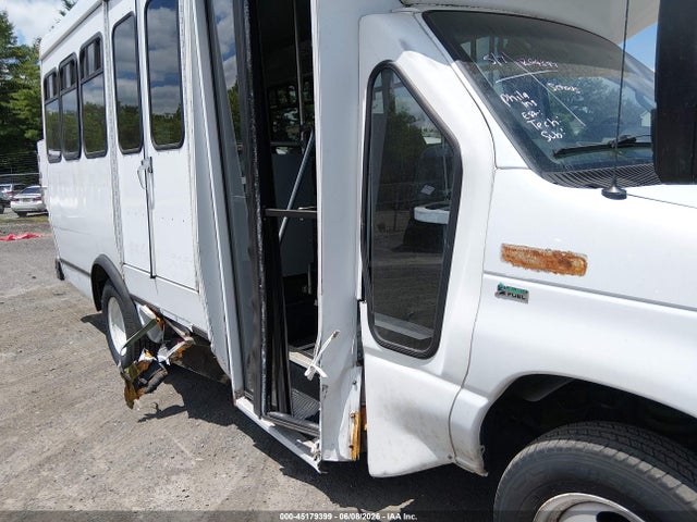45179399 :رقم المزاد ، 1FDEE3FL0DDB00085 vin ، 2013 Ford E-350 Cutaway مزاد بيع