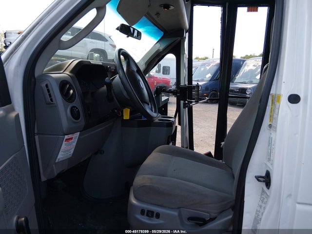 45179399 :رقم المزاد ، 1FDEE3FL0DDB00085 vin ، 2013 Ford E-350 Cutaway مزاد بيع
