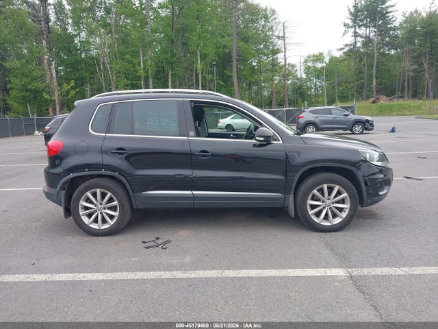 45179480 :رقم المزاد ، WVGSV7AX0HW508908 vin ، 2017 Volkswagen Tiguan 2.0t Wolfsburg Edition مزاد بيع