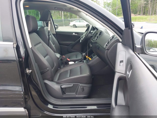 45179480 :رقم المزاد ، WVGSV7AX0HW508908 vin ، 2017 Volkswagen Tiguan 2.0t Wolfsburg Edition مزاد بيع