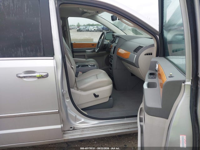 Продажа на аукционе авто 2010 Chrysler Town & Country Limited, vin: 2A4RR6DX6AR124038, номер лота: 45179731