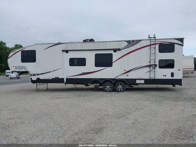 2013 Forest River Nitro Xlr 38dbq5 Toy Hauler 5th Whl Travel Trailer მანქანა იყიდება აუქციონზე, vin: 4X4FXLP30DM600405, აუქციონის ნომერი: 45179808