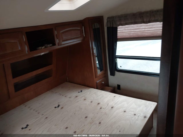 2013 Forest River Nitro Xlr 38dbq5 Toy Hauler 5th Whl Travel Trailer მანქანა იყიდება აუქციონზე, vin: 4X4FXLP30DM600405, აუქციონის ნომერი: 45179808