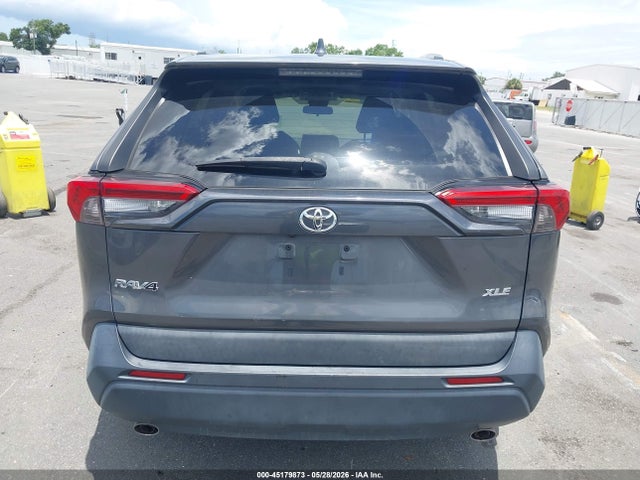 Продажа на аукционе авто 2021 Toyota Rav4 Xle, vin: 2T3W1RFV7MW118594, номер лота: 45179873