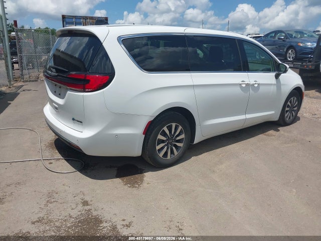 Chrysler Pacifica Hybrid Touring L 2023 2C4RC1L72PR562592 Image 4
