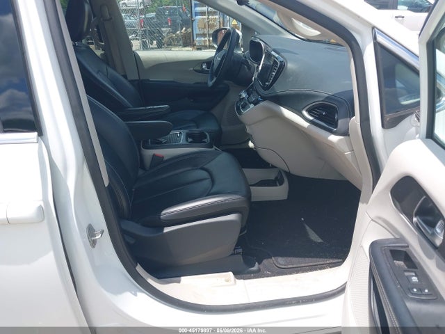 Chrysler Pacifica Hybrid Touring L 2023 2C4RC1L72PR562592 Image 5