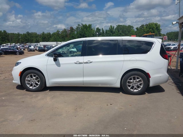Chrysler Pacifica Touring L 2024 2C4RC1BG5RR112780 Image 15