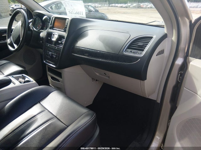 45179911 :رقم المزاد ، 2C4RC1BG0FR638911 vin ، 2015 Chrysler Town & Country Touring مزاد بيع