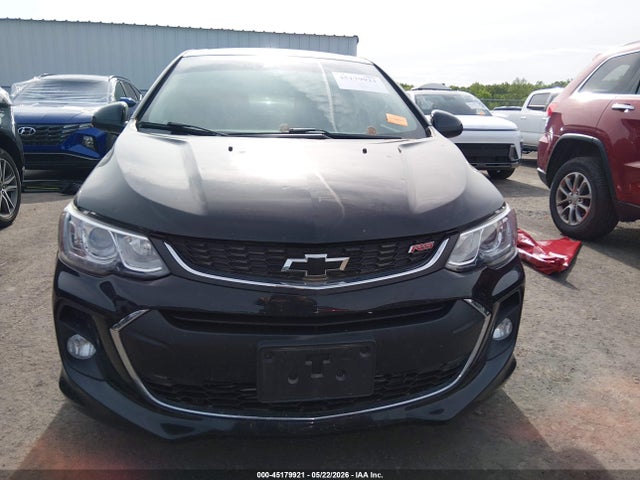 45179921 :رقم المزاد ، 1G1JF6SB6J4112289 vin ، 2018 Chevrolet Sonic Premier Auto مزاد بيع