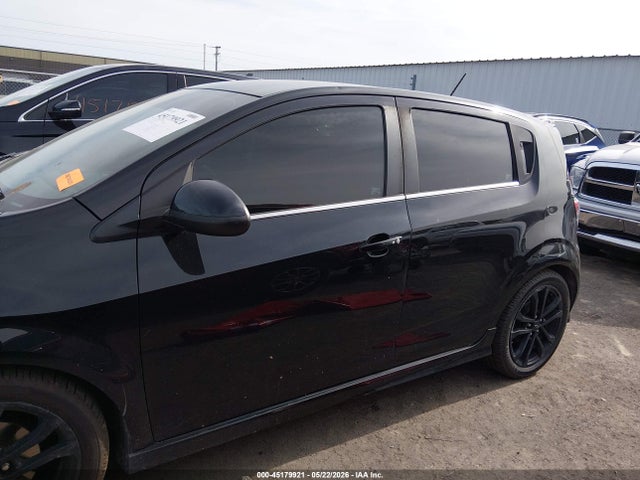 45179921 :رقم المزاد ، 1G1JF6SB6J4112289 vin ، 2018 Chevrolet Sonic Premier Auto مزاد بيع