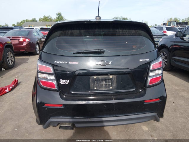 45179921 :رقم المزاد ، 1G1JF6SB6J4112289 vin ، 2018 Chevrolet Sonic Premier Auto مزاد بيع
