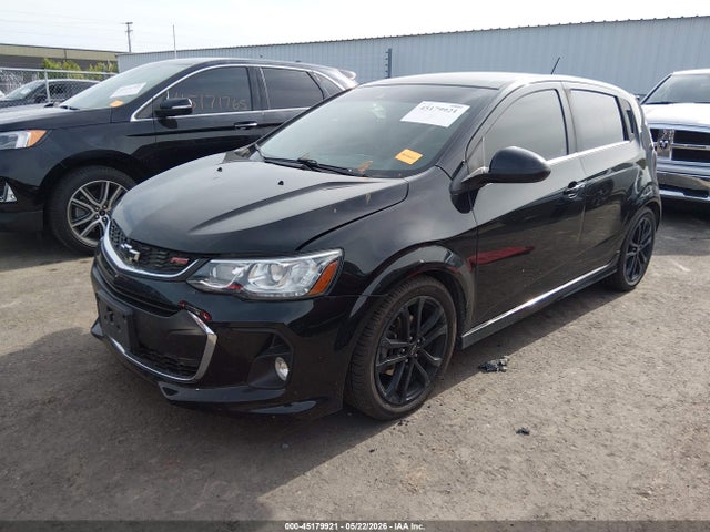 45179921 :رقم المزاد ، 1G1JF6SB6J4112289 vin ، 2018 Chevrolet Sonic Premier Auto مزاد بيع