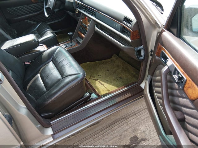 Продажа на аукционе авто 1990 Mercedes-benz 560 Sel, vin: WDBCA39EXLA515062, номер лота: 45180004