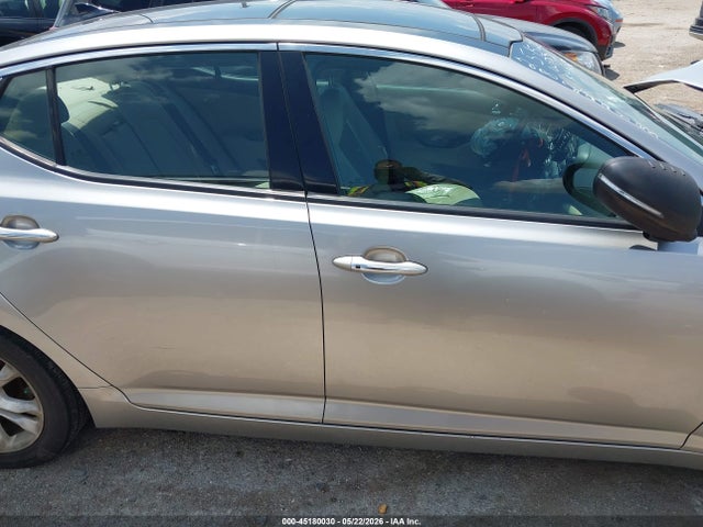45180030 :رقم المزاد ، KNAGN4A75B5172739 vin ، 2011 Kia Optima Ex مزاد بيع