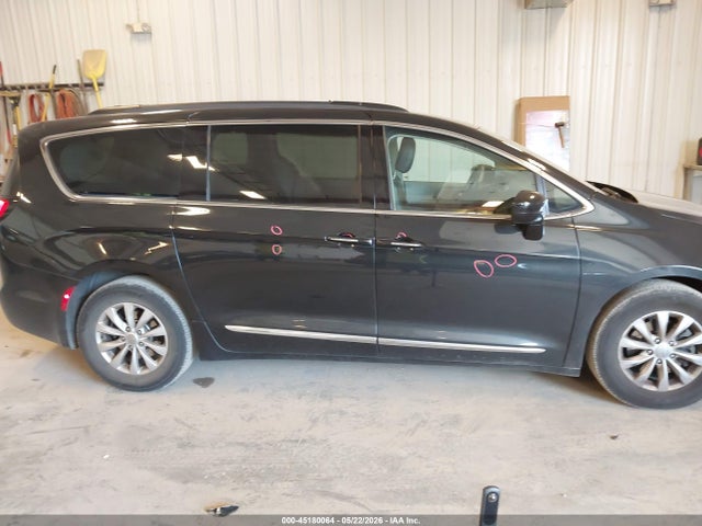 Auction sale of the 2017 Chrysler Pacifica Touring-l, vin: 2C4RC1BG9HR675748, lot number: 45180064