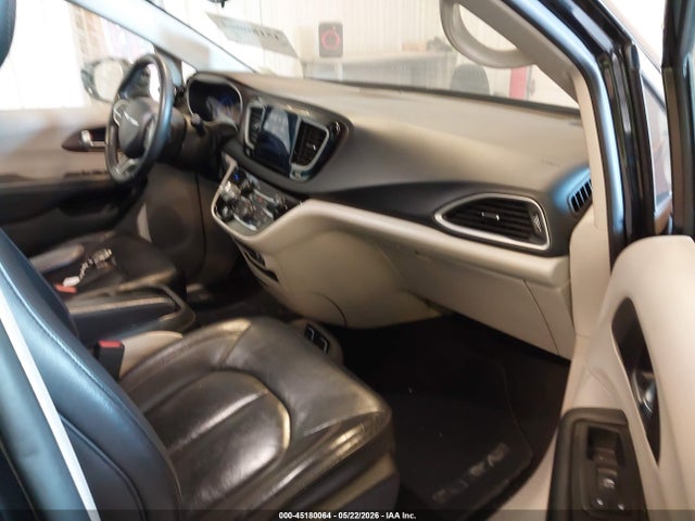 Auction sale of the 2017 Chrysler Pacifica Touring-l, vin: 2C4RC1BG9HR675748, lot number: 45180064