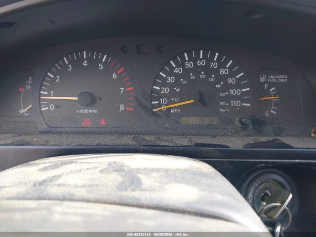 2000 Toyota Tacoma მანქანა იყიდება აუქციონზე, vin: 5TENL42N4YZ713637, აუქციონის ნომერი: 45180140