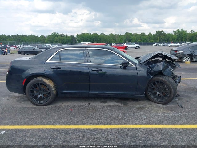 45180143 :رقم المزاد ، 2C3CCARG4JH302421 vin ، 2018 Chrysler 300 Touring L Awd مزاد بيع