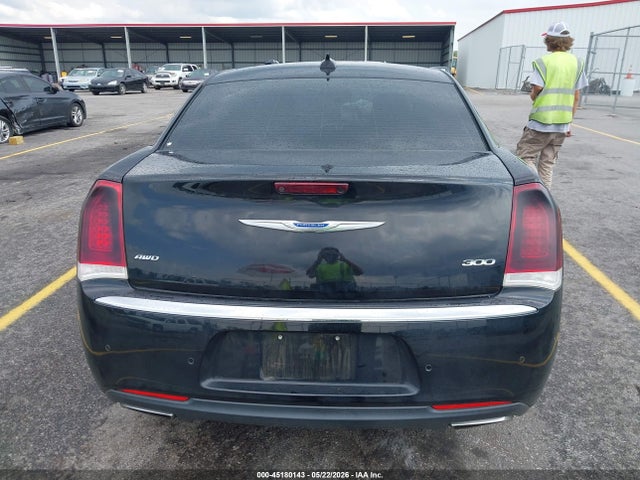 45180143 :رقم المزاد ، 2C3CCARG4JH302421 vin ، 2018 Chrysler 300 Touring L Awd مزاد بيع