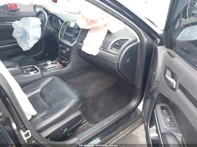 45180143 :رقم المزاد ، 2C3CCARG4JH302421 vin ، 2018 Chrysler 300 Touring L Awd مزاد بيع