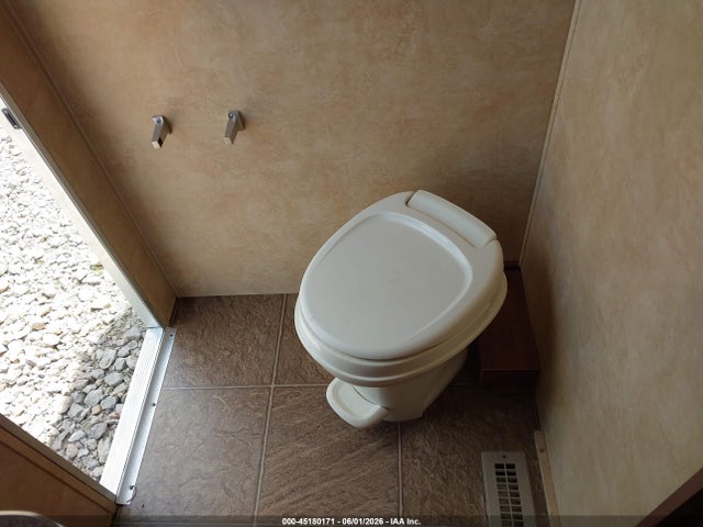 Продаж на аукціоні авто 2011 Jayco Other, vin: 1UJBJ0BS5B1EG0464, номер лоту: 45180171