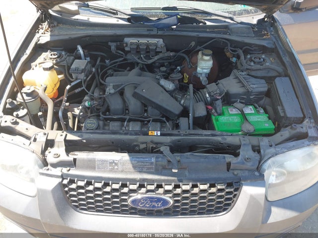 45180178 :رقم المزاد ، 1FMYU93165KA52093 vin ، 2005 Ford Escape Xlt مزاد بيع