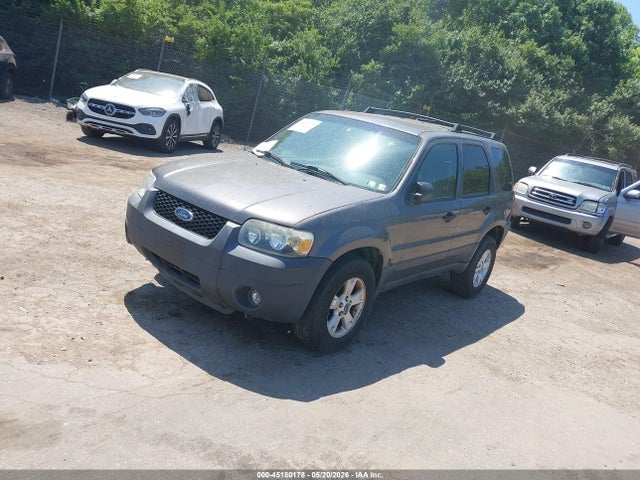 45180178 :رقم المزاد ، 1FMYU93165KA52093 vin ، 2005 Ford Escape Xlt مزاد بيع